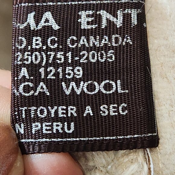 Alpaca Wool Cape w/ Attached Scarf Made in Peru - Picture 9 of 11